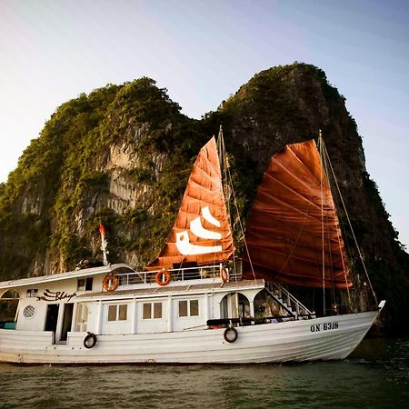 Hotel Bhaya Legend Cruises à Hạ Long Extérieur photo