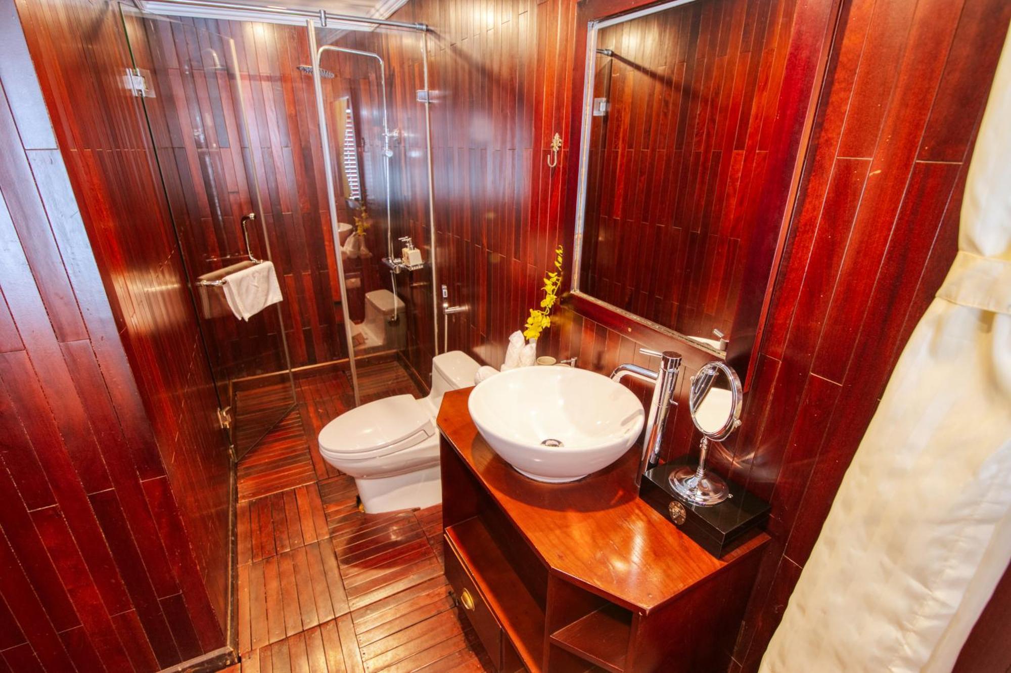 Hotel Bhaya Legend Cruises à Hạ Long Chambre photo
