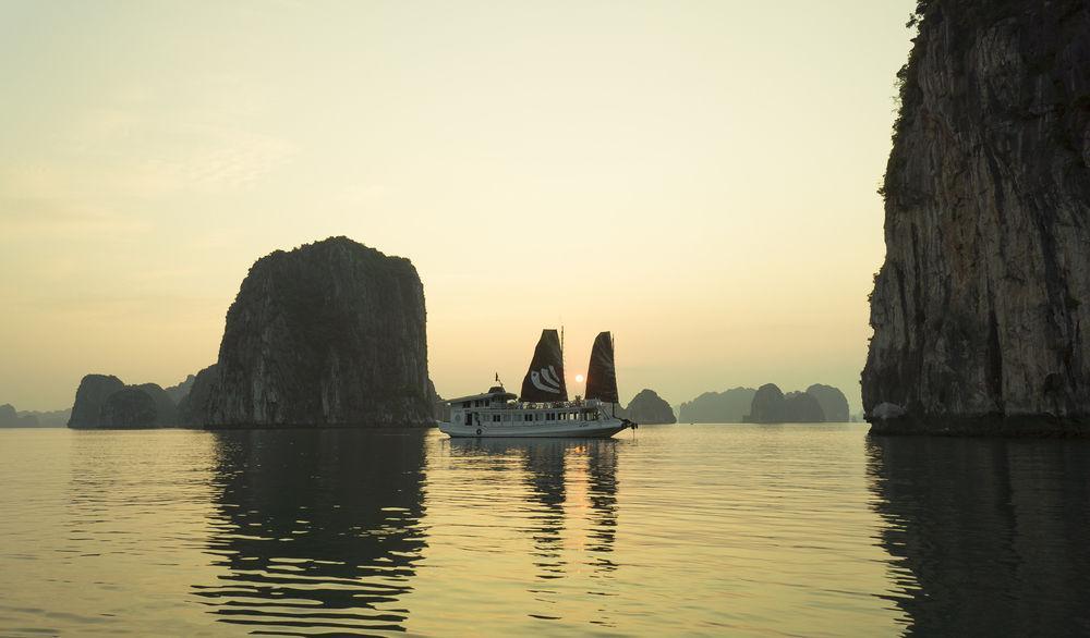 Hotel Bhaya Legend Cruises à Hạ Long Extérieur photo